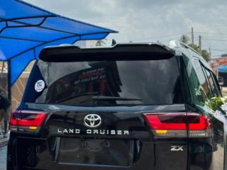 Land Cruiser lc 300